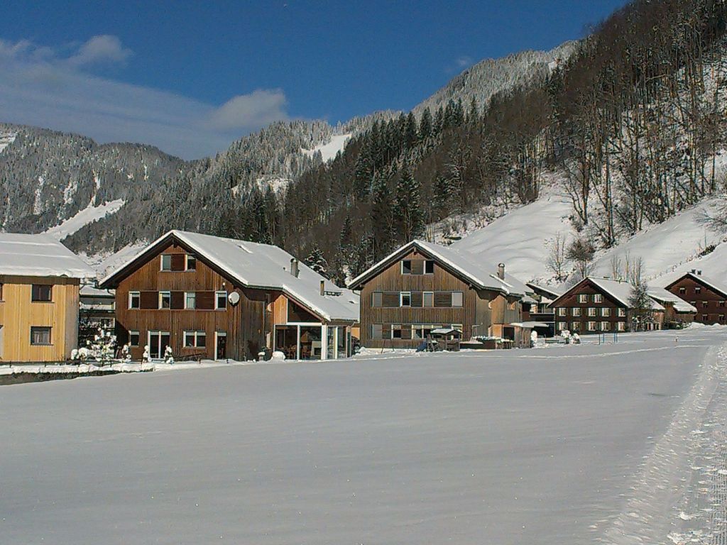 Unser Haus direkt neben der Langlauf- und Wanderloipe