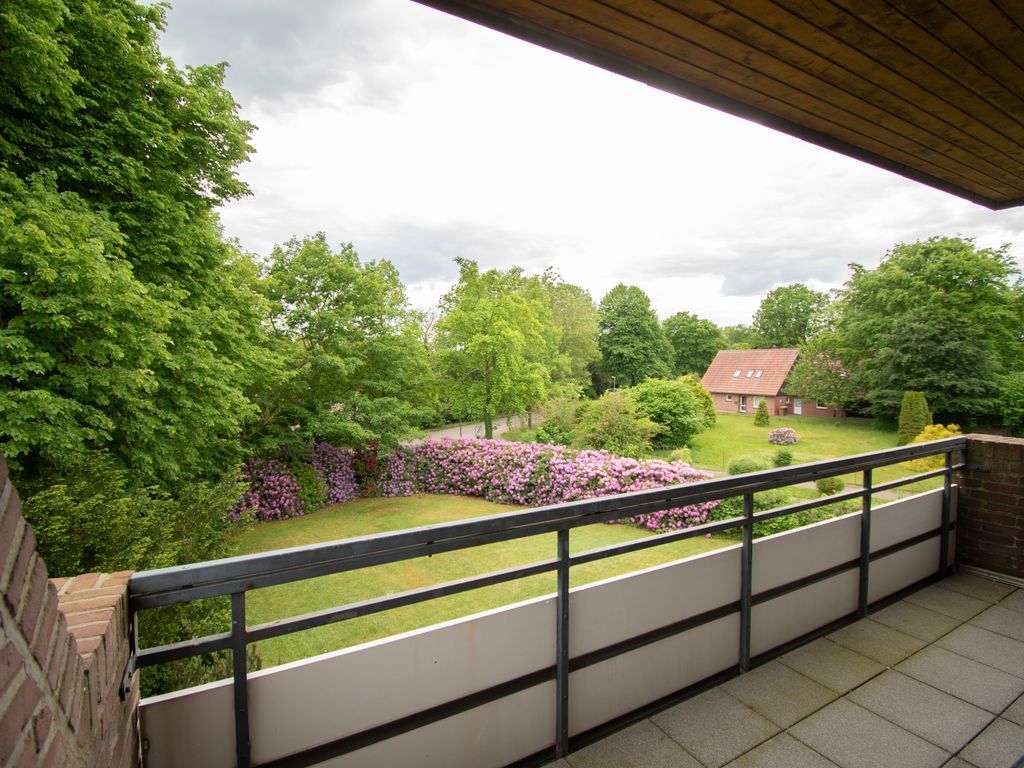 Schöner Blick nach draußen vom großen Balkon