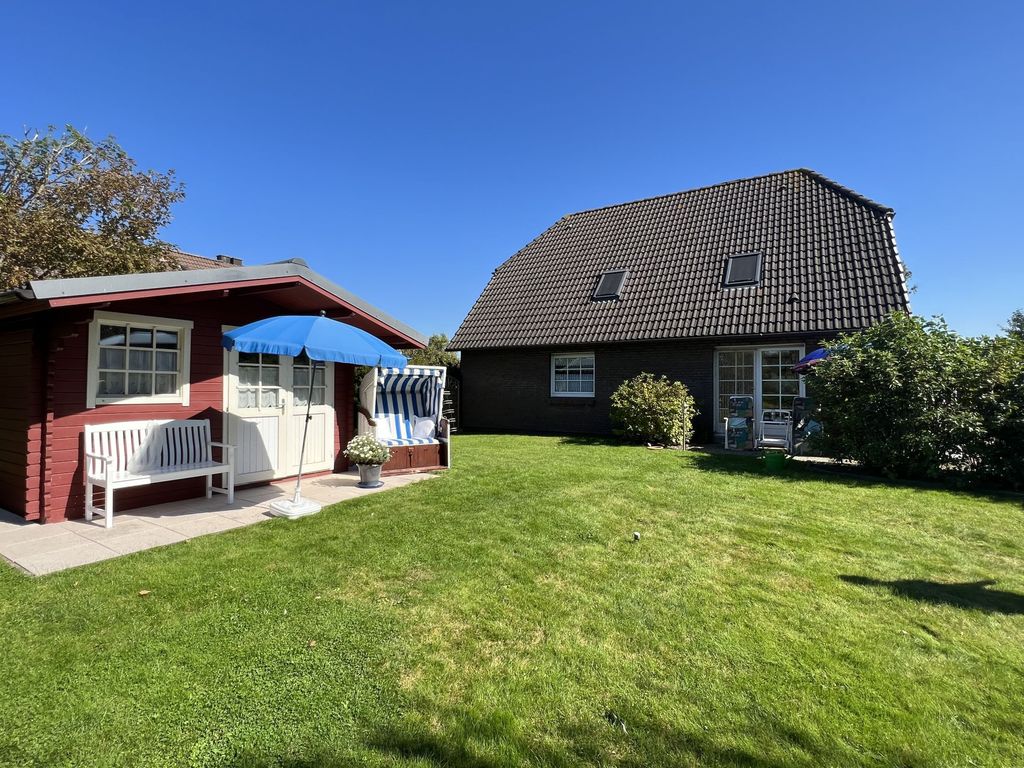 Garten mit Strandkorb