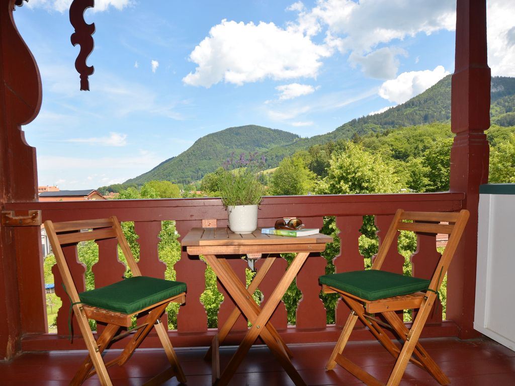 Balkon mit Bergblick