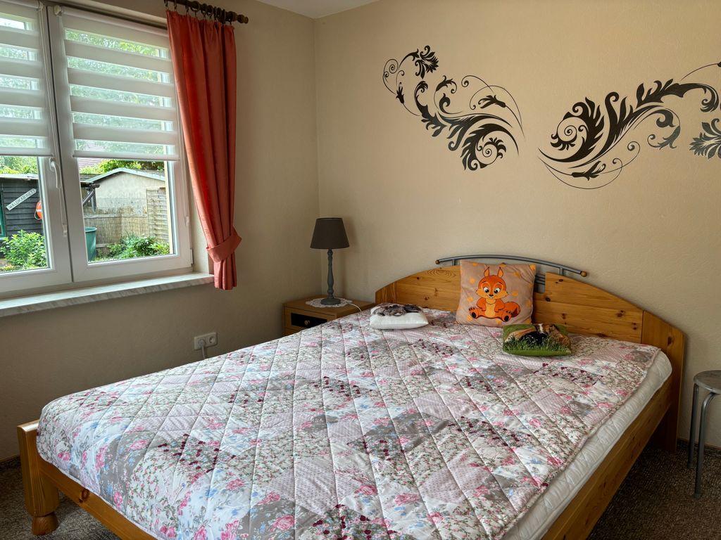 zweites Schlafzimmer mit Doppelbett