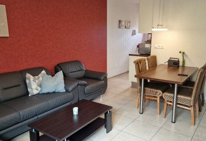 DHS-02 - Ferienhaus für 2-5 Personen mit Terrasse