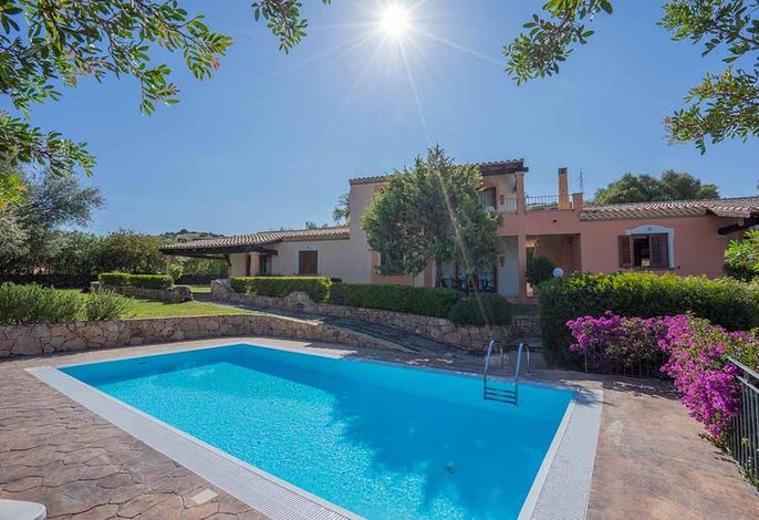 Smeralda-Villa mit Pool und Meerblick - Nr. 119B