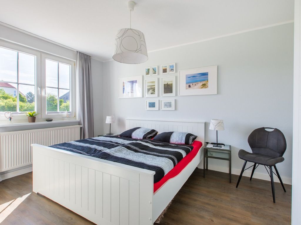 Schlafzimmer mit Doppelbett