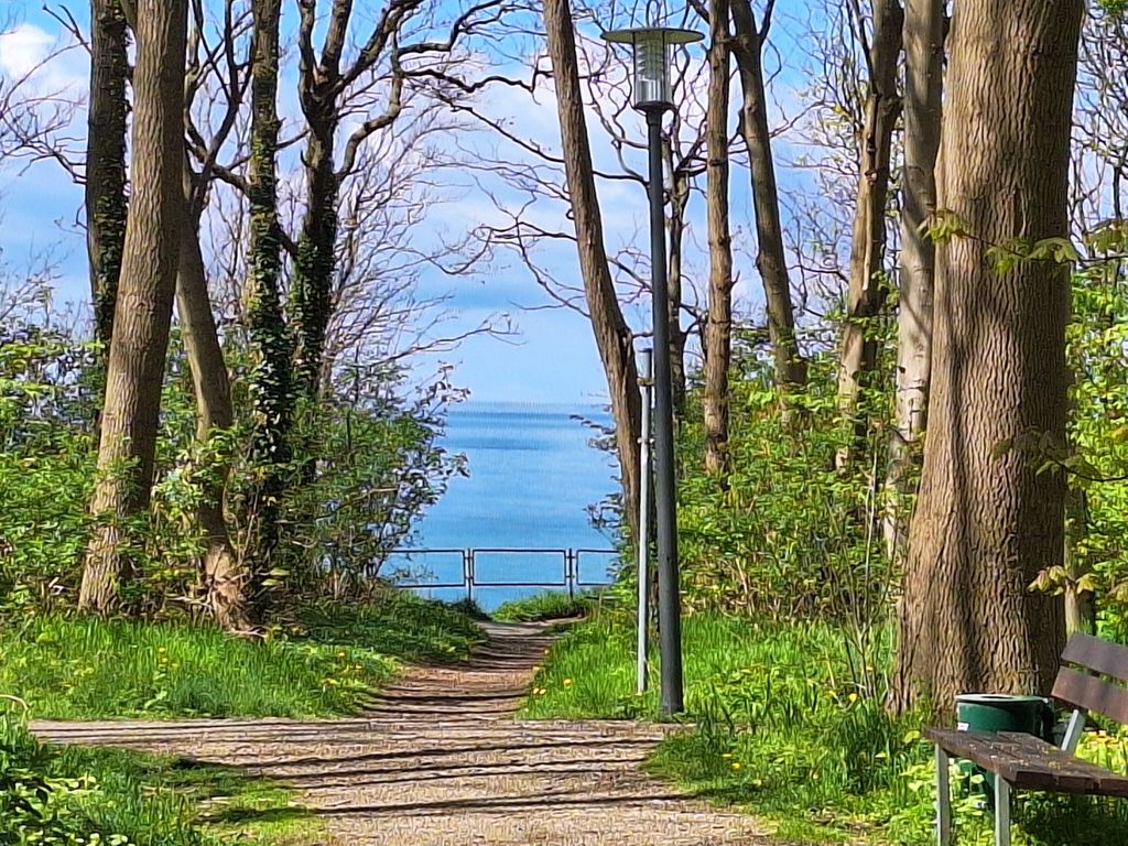 80 m zum Badestrand, mitten im Grünen, aber trotzdem ortskernnah