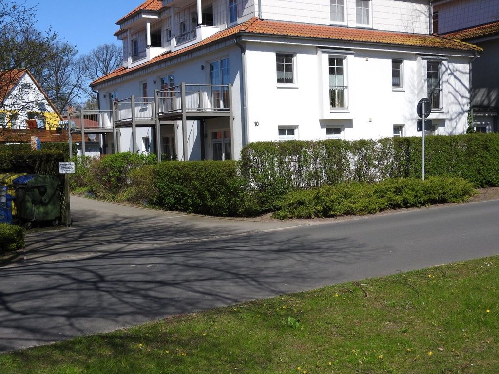 Front von der Straße