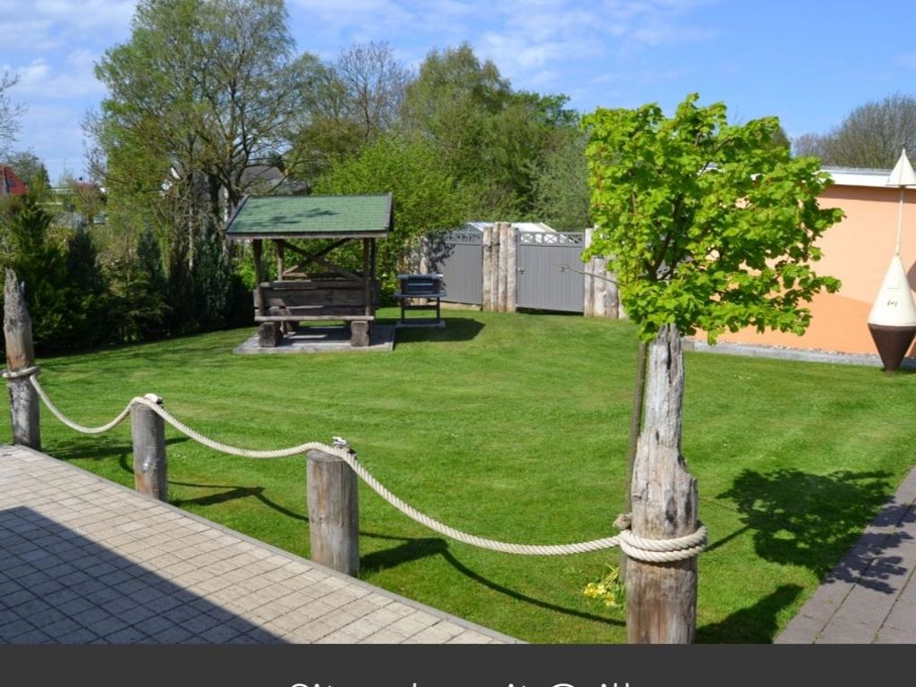 Die Grillecke und Garten