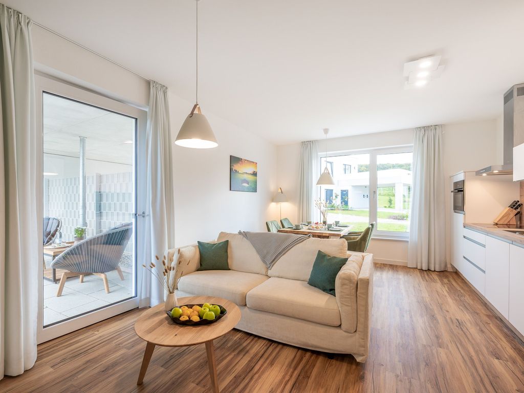 Wohnbereich mit angrenzender Terrasse