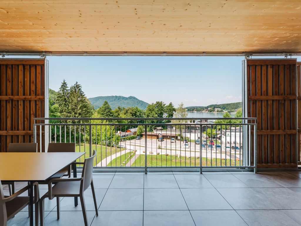Terrasse mit Seeblick