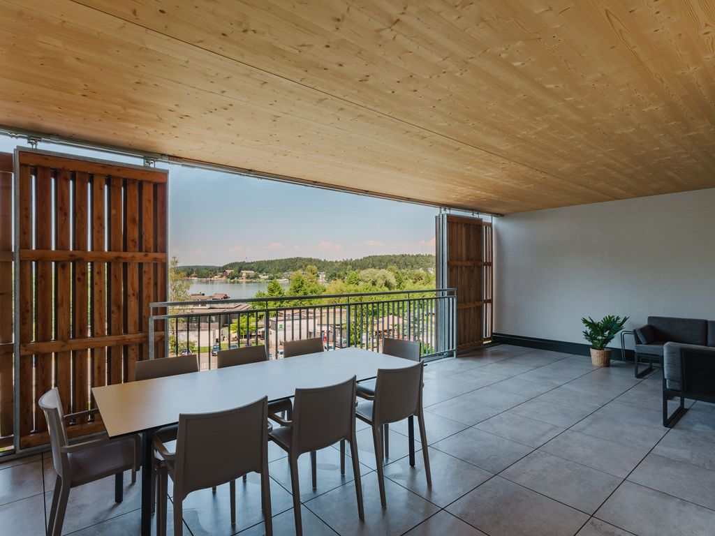 Terrasse mit Seeblick