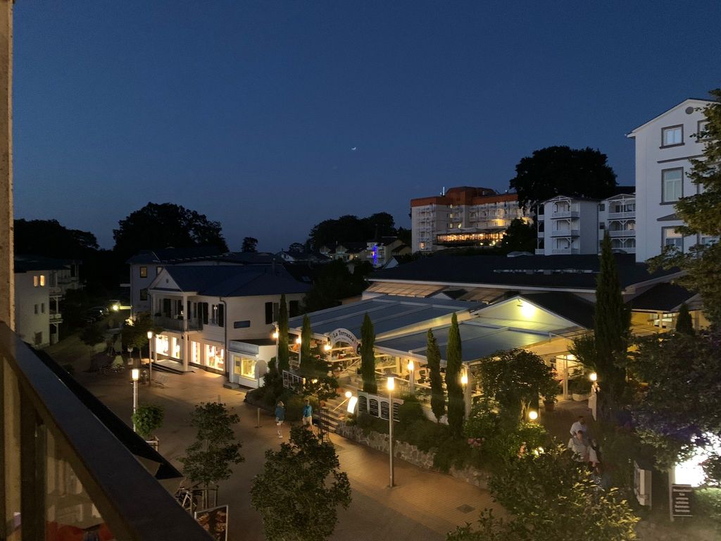 Blick vom Balkon bei Nacht