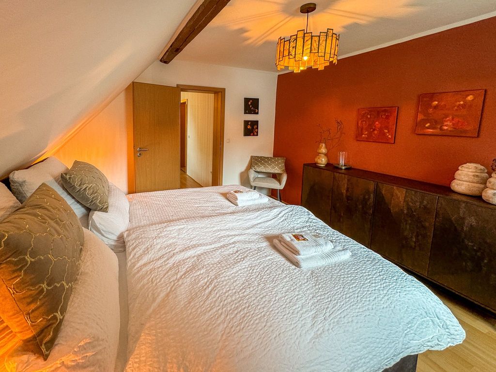 Schlafzimmer mit Doppelbett