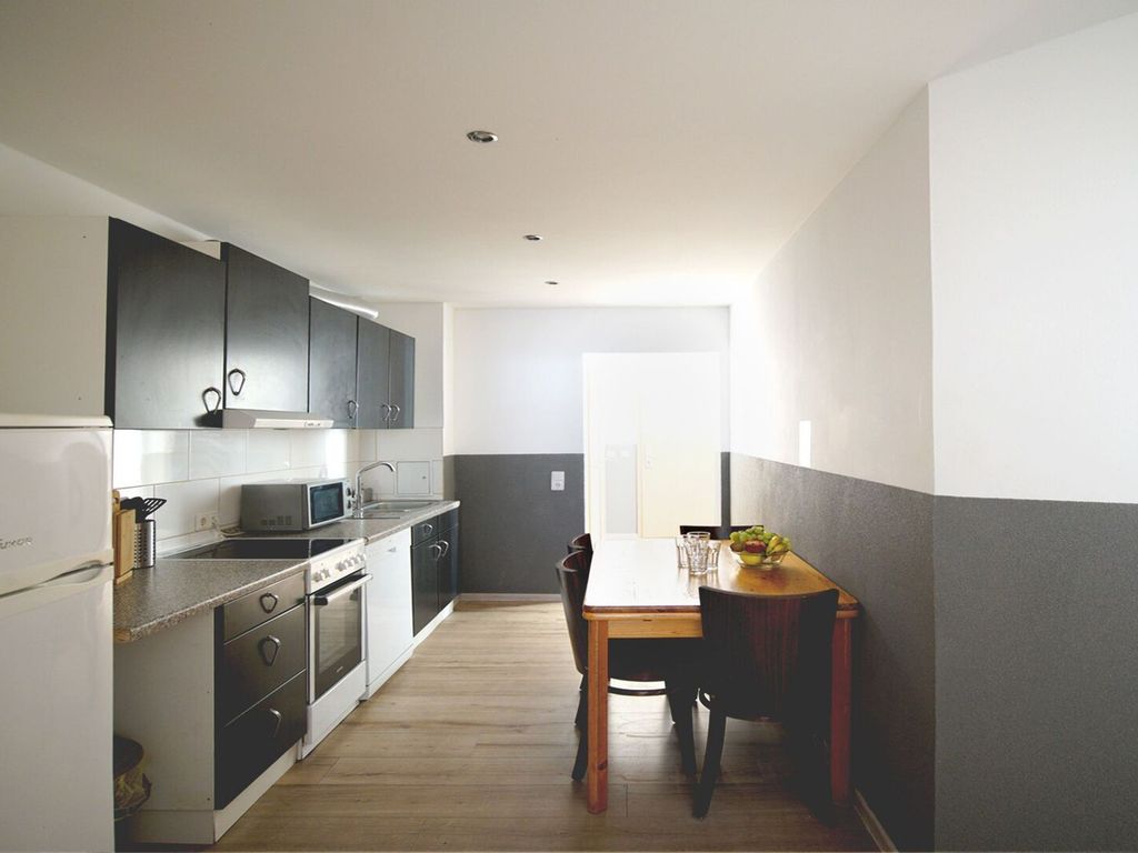 Gemeinschaftsküche Zehnbettzimmer