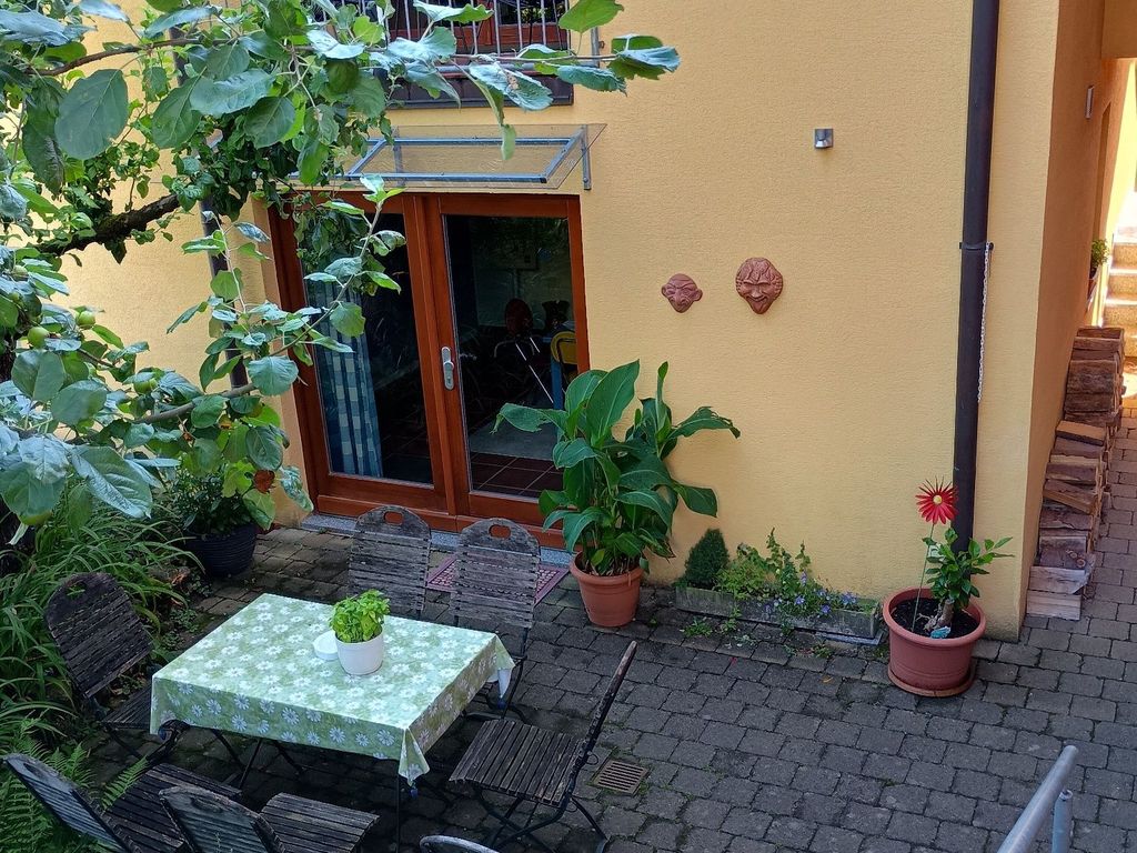 Terrasse mit Sitzmöglichkeit