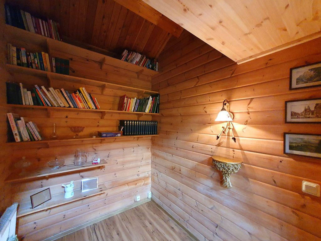 Bücherecke im Wohnzimmer