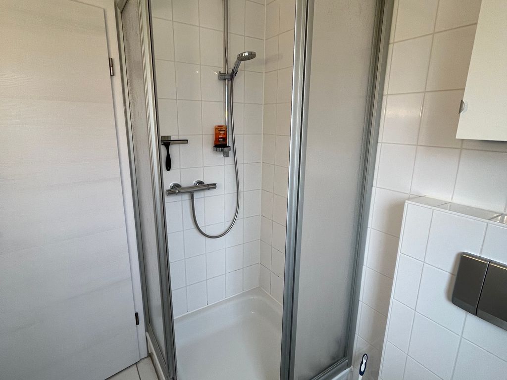 Bad unten - Dusche