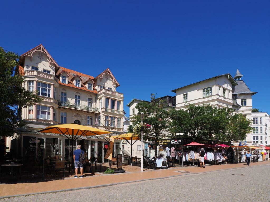 Villa Frisia Bansin: Lage an der Seestraße im Ortszentrum