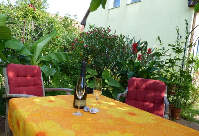 Gemütliche Sitzecke zum genießen, hier z.B. bei einem Glas Wein