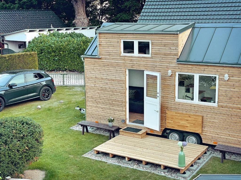 Außenbereich mit großem Garten