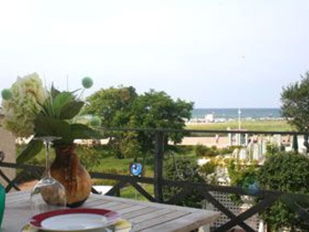 Balkon mit Blick auf das Meer