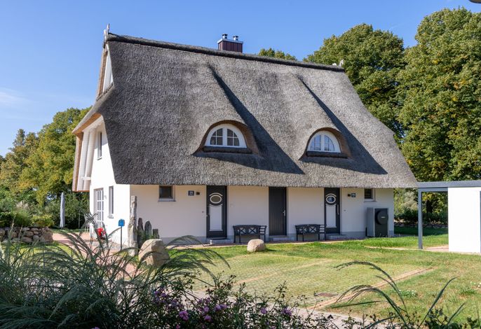 Reet-Haus XL mit 5 Schlafzimmern, Kamin und Sauna