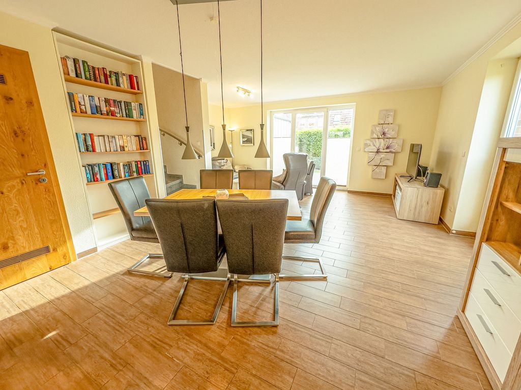 Großes, geräumiges Wohnzimmer, Esszimmer und integrierter Küche
