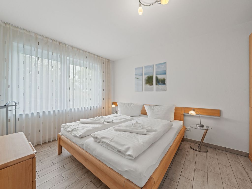 Schlafzimmer mit Doppelbett