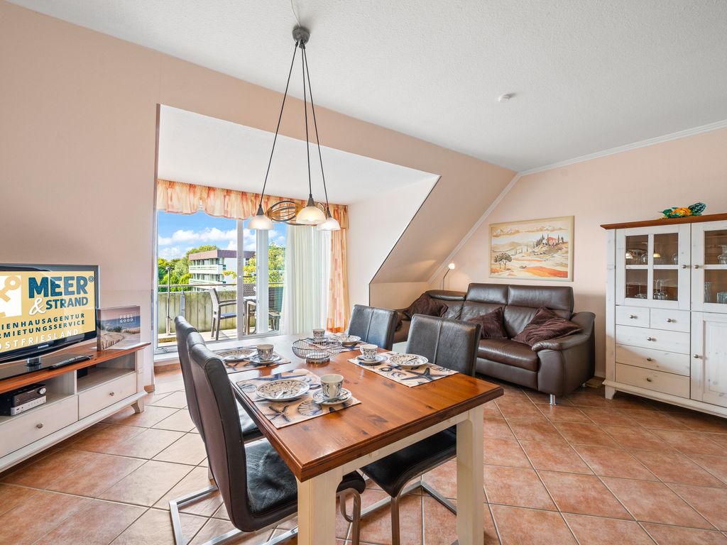 Wohnzimmer mit integriertem Essbereich