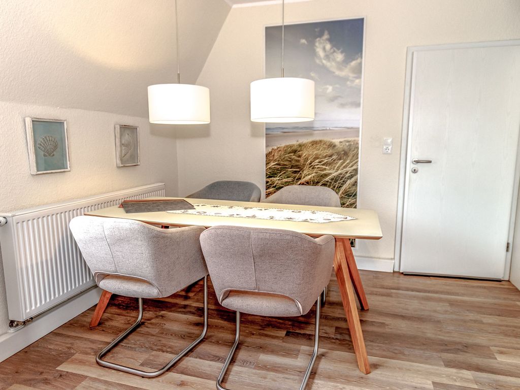 Großes, geräumiges und gemütliches Wohn- und Esszimmer mit viel Tageslicht
