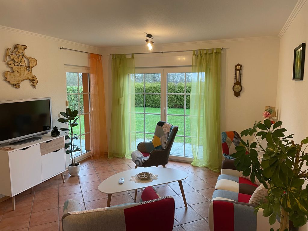 Ihr Urlaubswohnzimmr mit Ausgang zur Terrasse