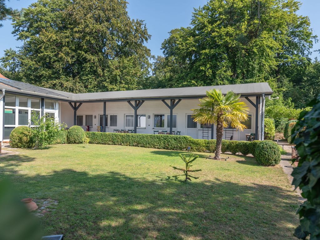 Aussenansicht und Garten