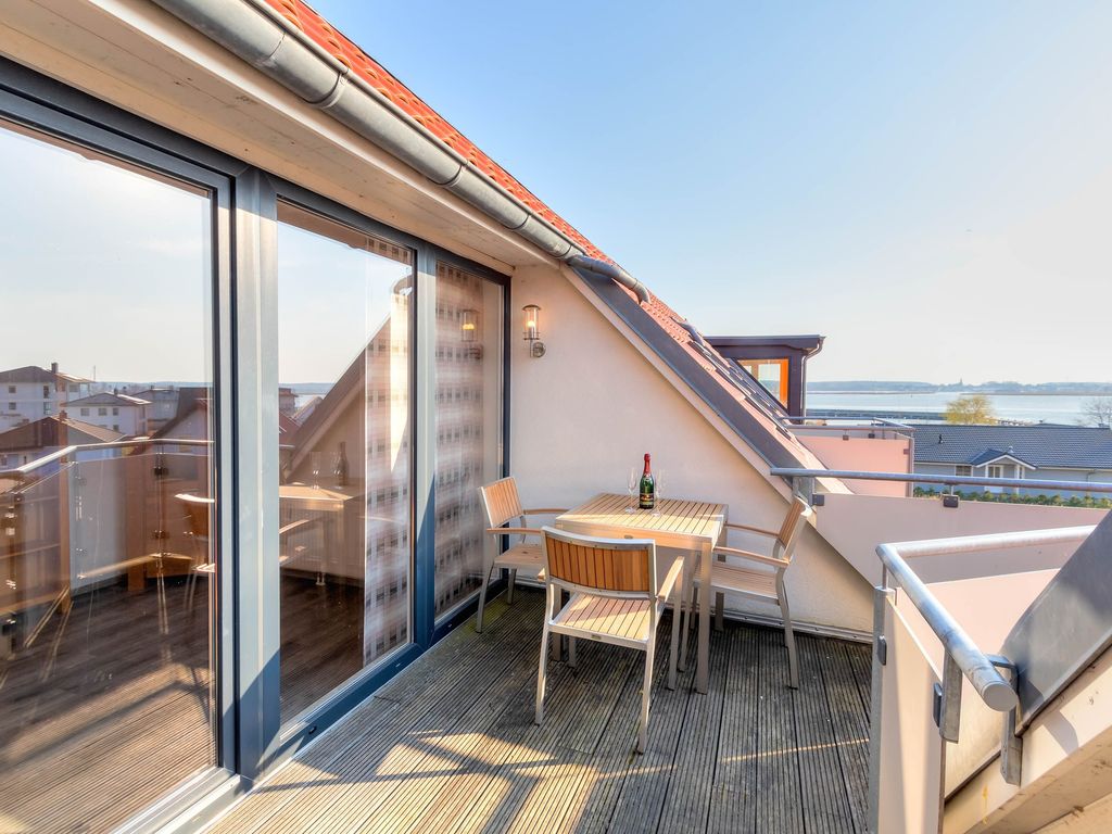 Möblierter Sonnenbalkon mit herrlicher Aussicht!