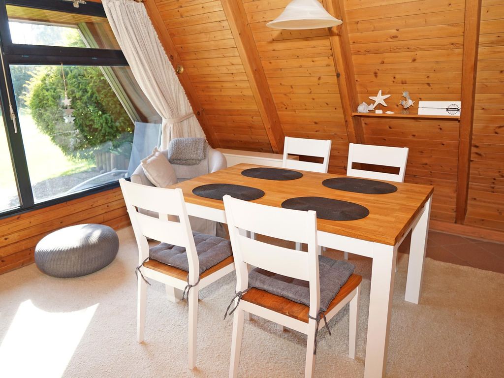 Esstisch im Wohnzimmer