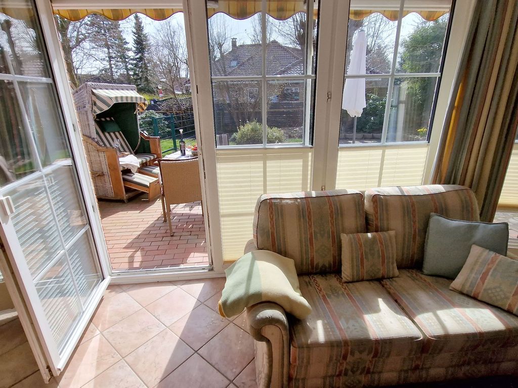 Bodentiefe Fenster mit Blick in den Garten