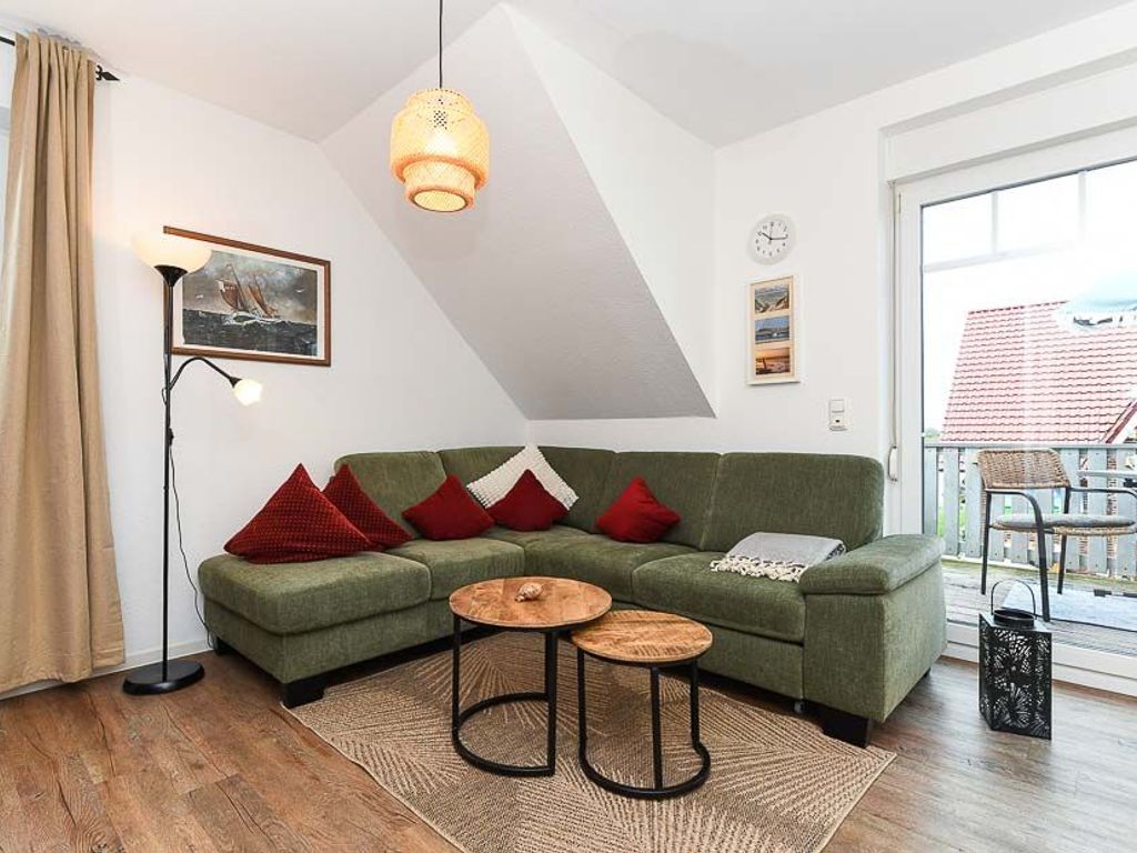 Wohnzimmer mit integriertem Küchenbereich
