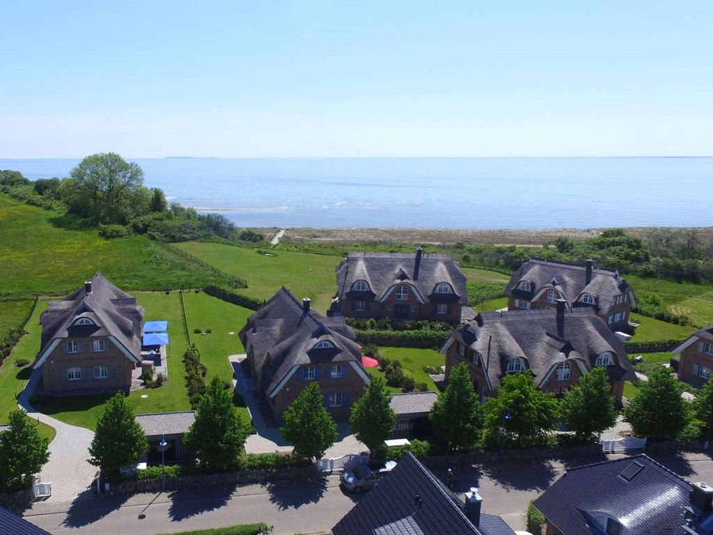 Luftbild - Anlage mit Wasserblick