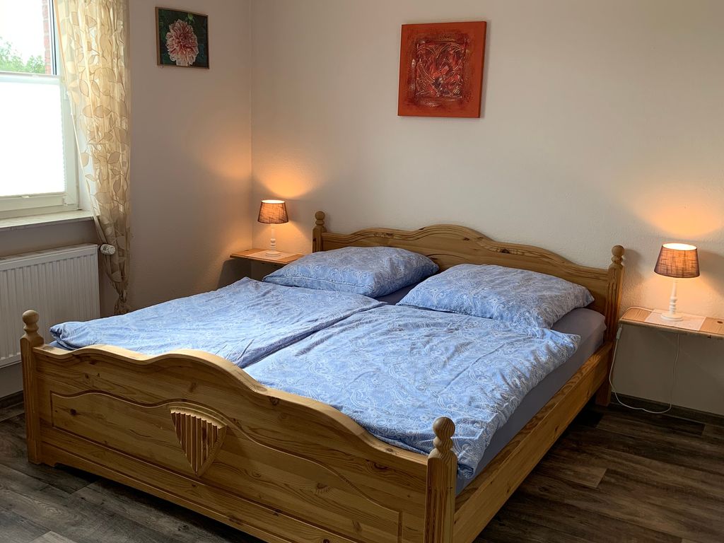 Schlafzimmer 1