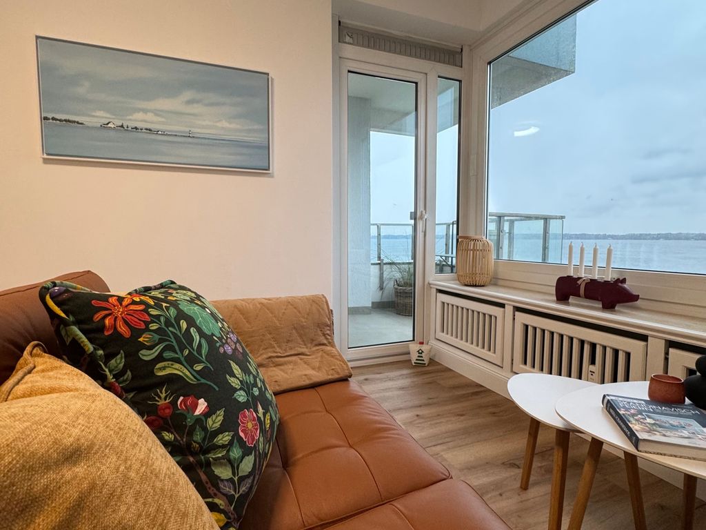 Sitzbereich mit Blick auf die Förde