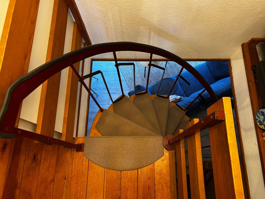 Wendeltreppe zum Dachgeschoss