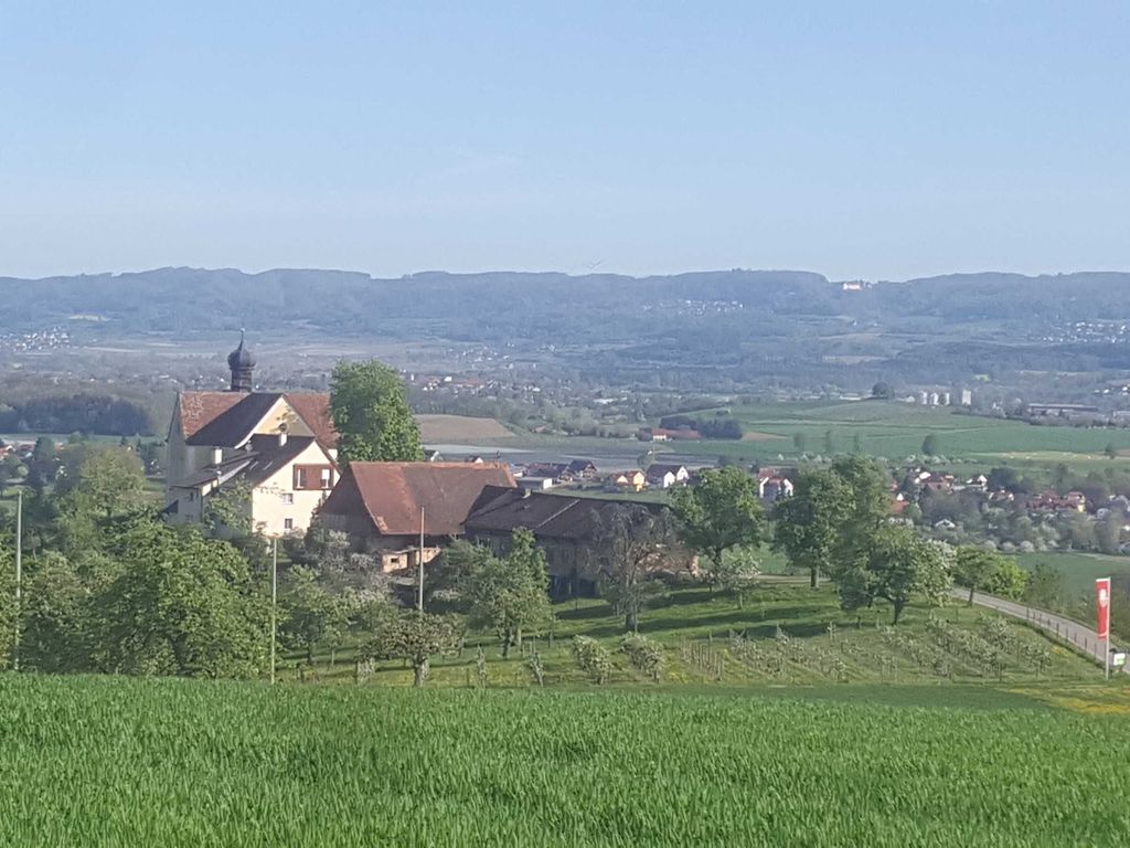 Unser Gasthof mit Blick ins Salemer Tal