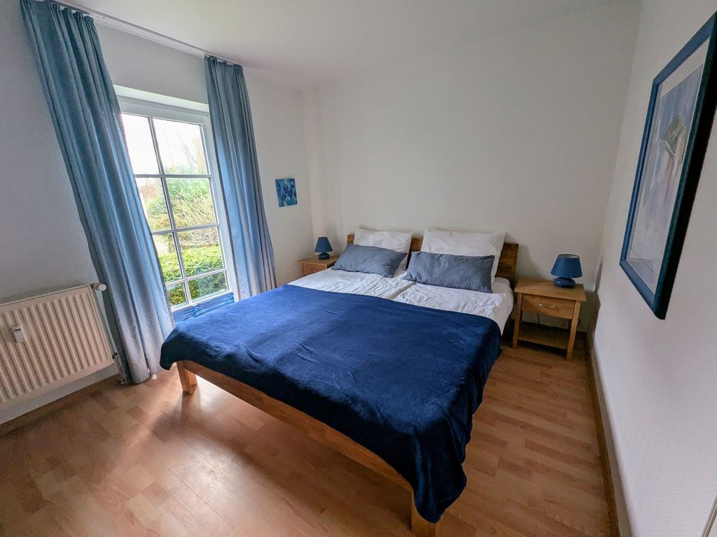 Schlafzimmer mit Doppelbett