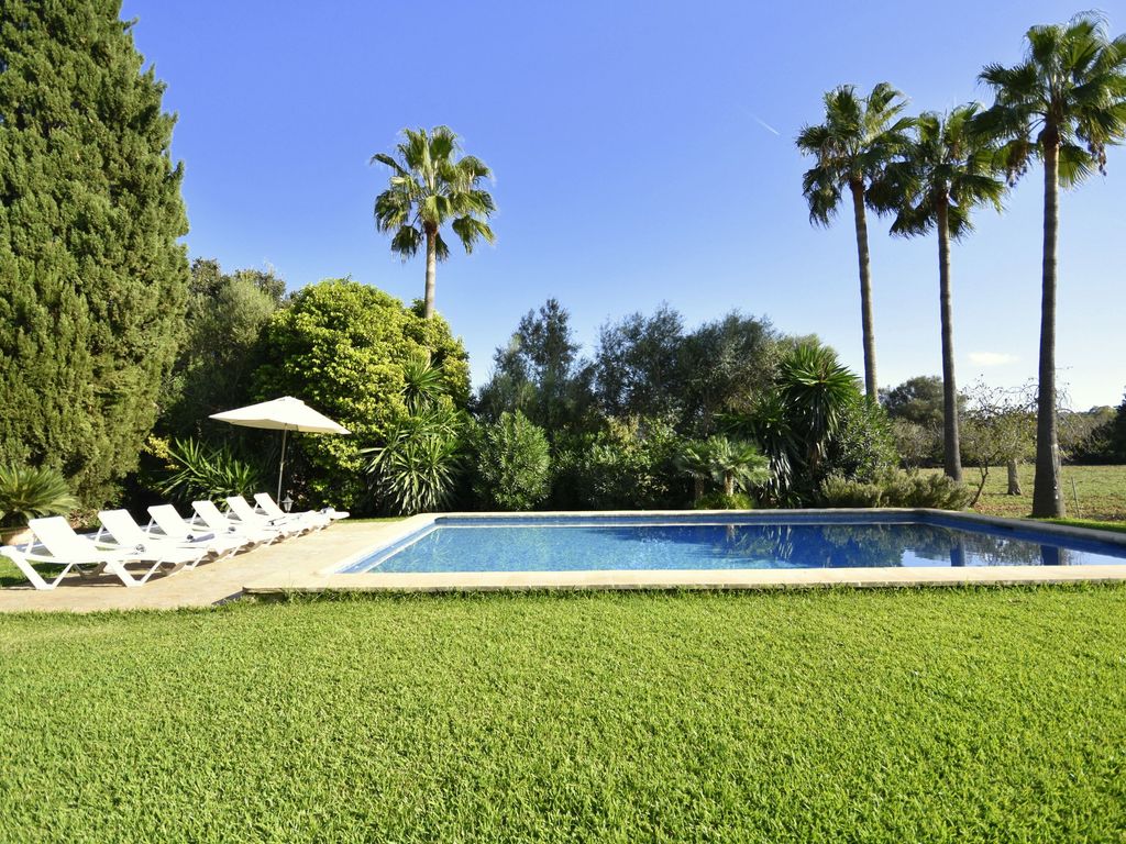 Garden,Pool und Sonennliegen
