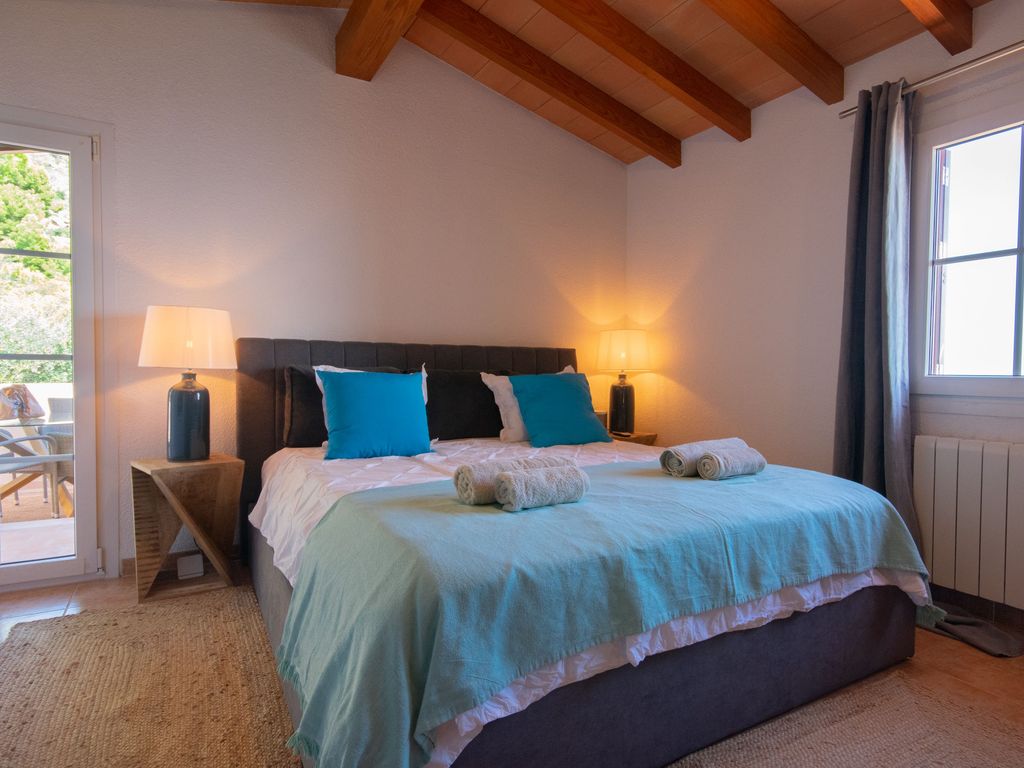 Schlafzimmer 1