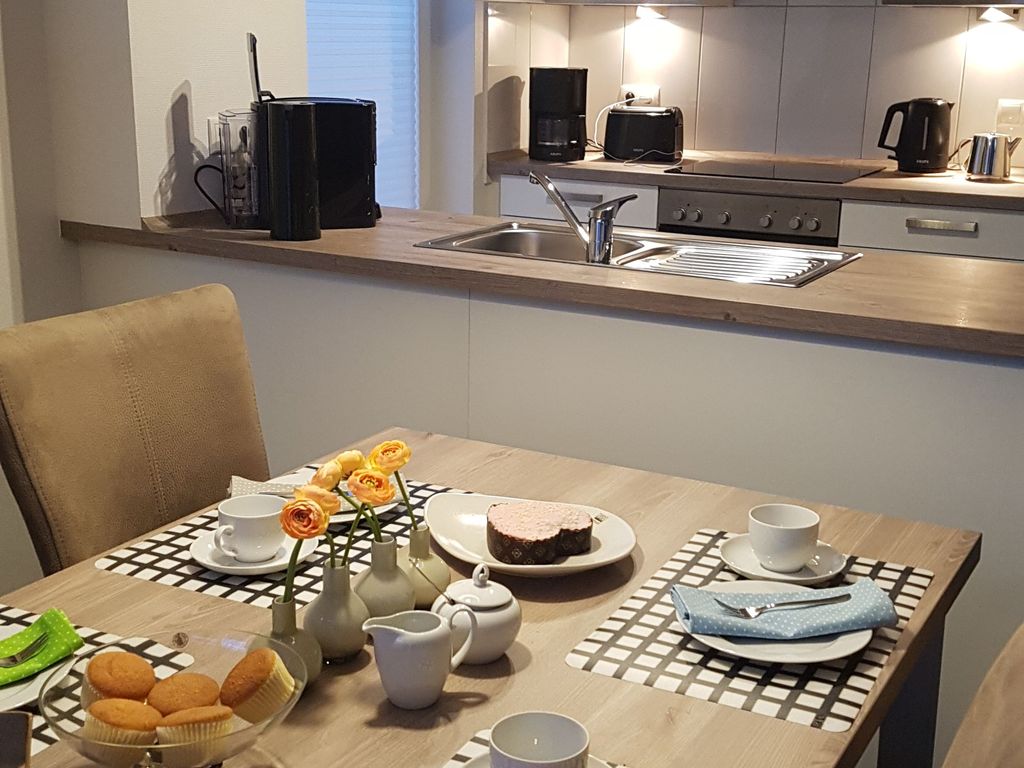 Esszimmer und Küche
