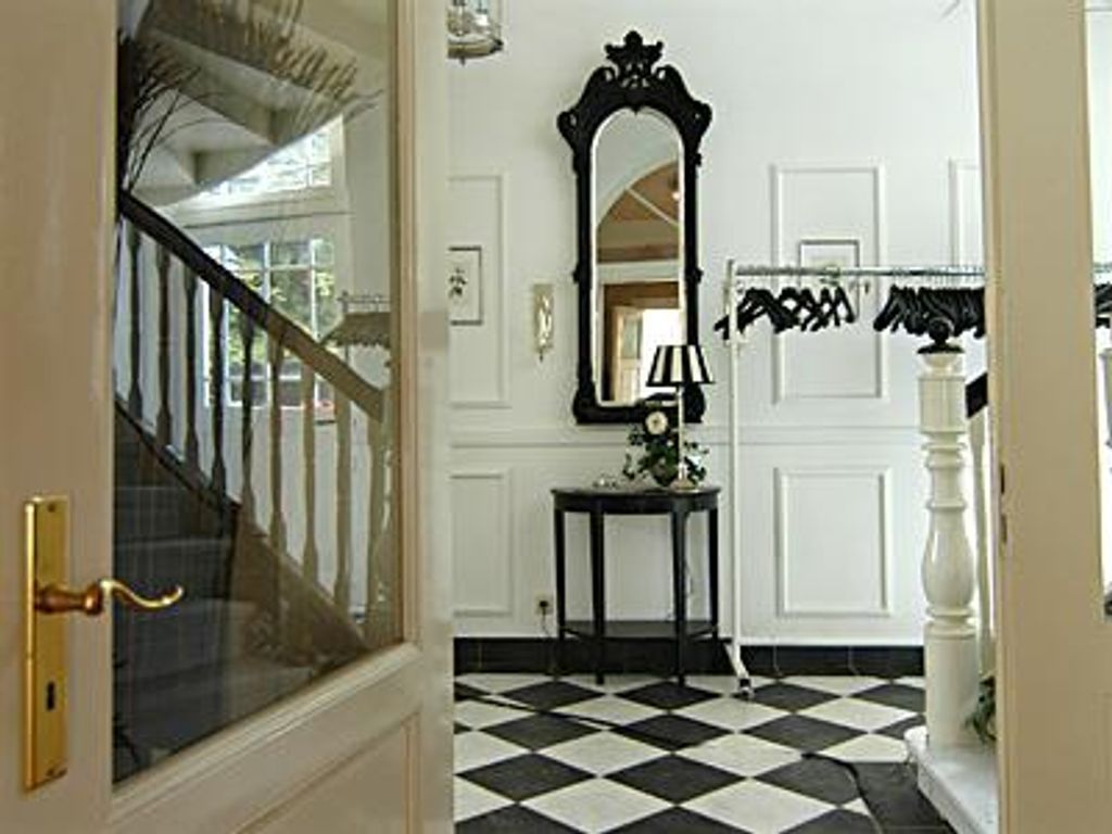 Hochzeitshaus, Hotel