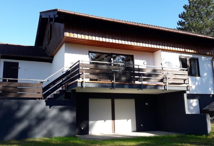 Ferienhaus neu renoviert mit 3 SZ und 3 Bädern (G14)