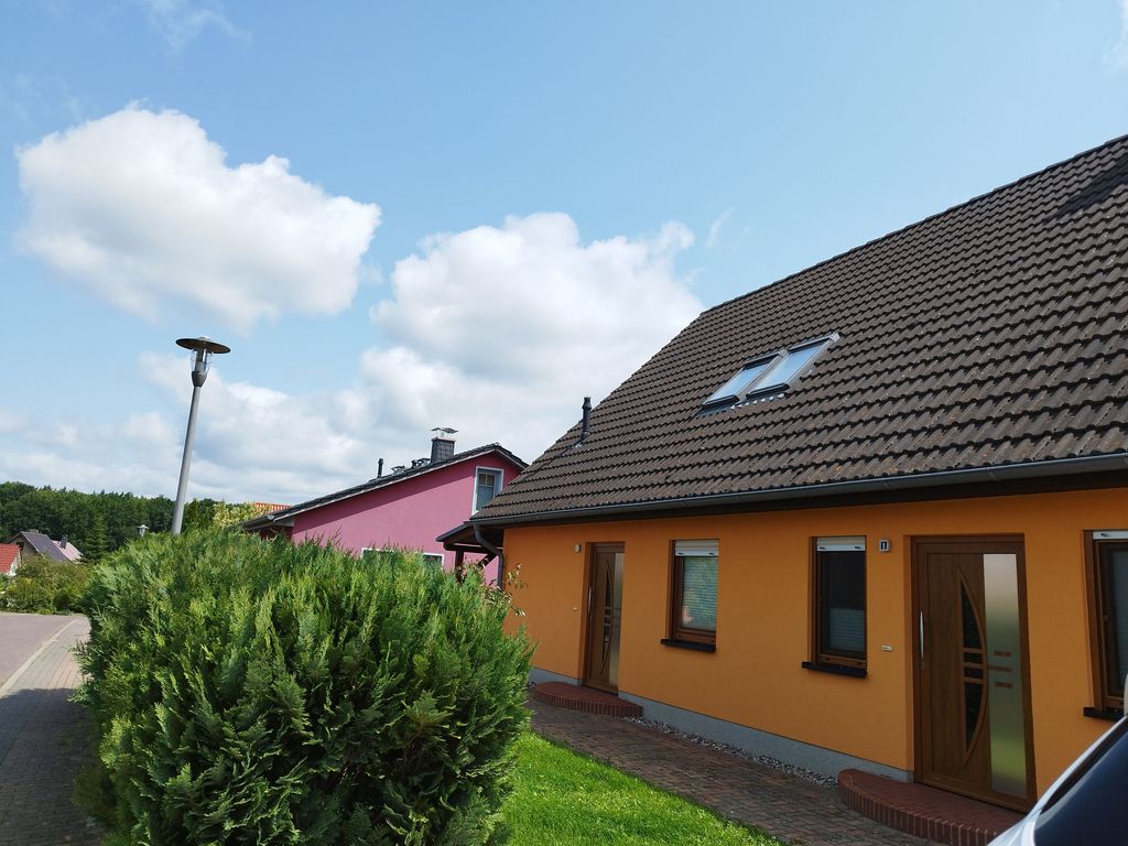 Haus mit Autostellplatz