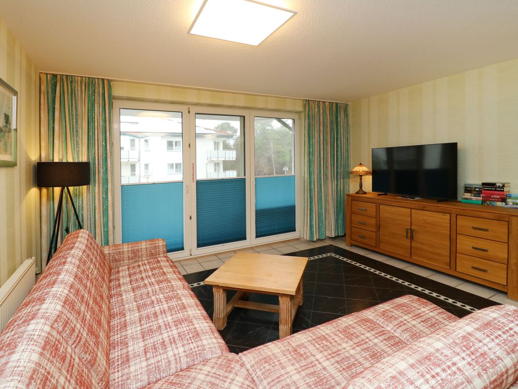 Wohnzimmer mit Smart-TV  Ferienwohnung Q02 Karlshagen
