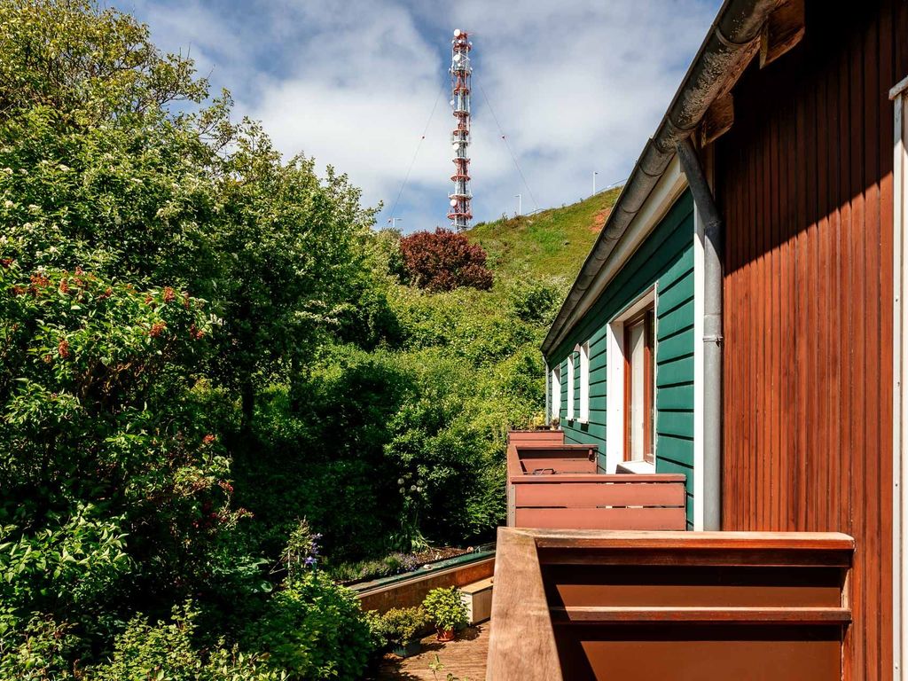 Die Wohnung haben entweder eine Terrasse oder einen Balkon