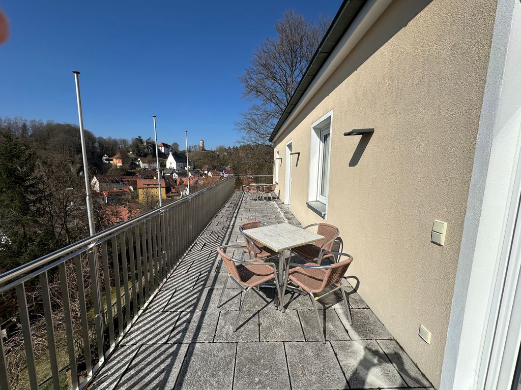 Balkon vorhanden